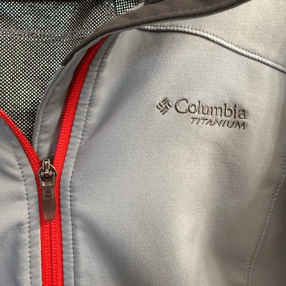 Columbia Women's Jacket - Picture 2 of 7